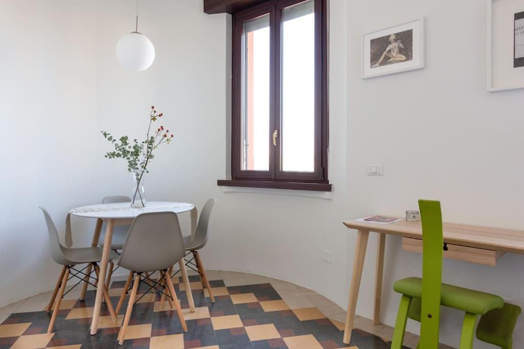 Big Bright Cozy Studio Apartment In Nolo Near Mm1 Milano Exterior foto