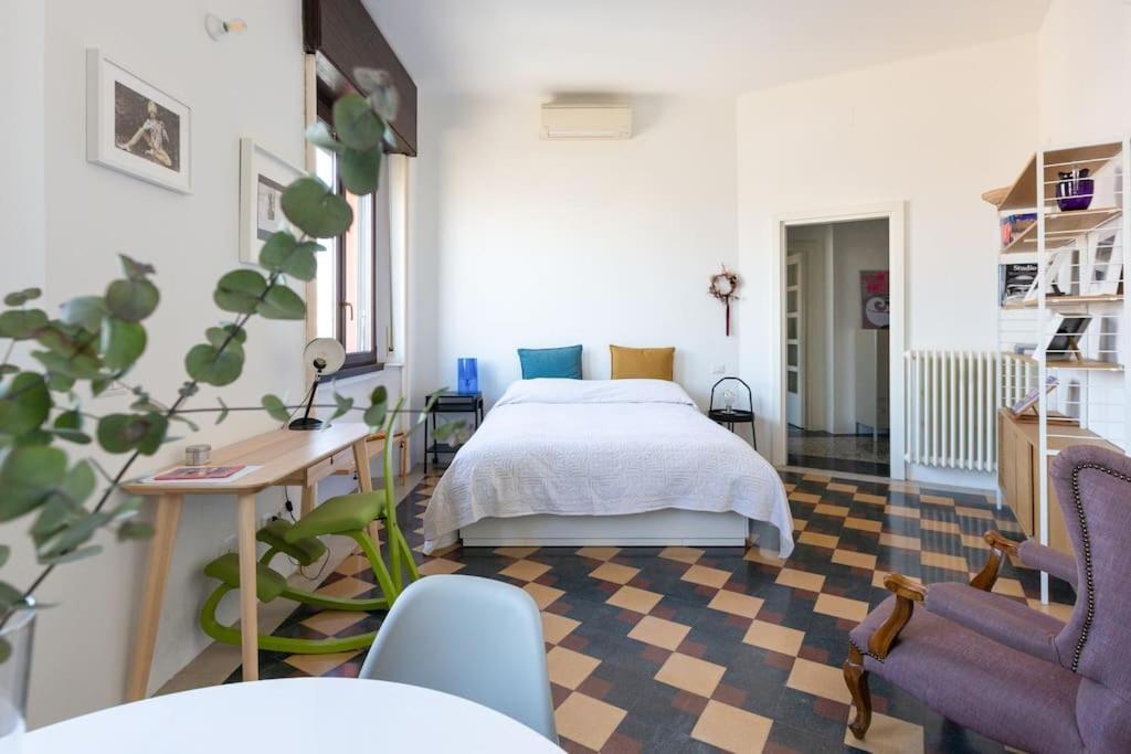 Big Bright Cozy Studio Apartment In Nolo Near Mm1 Milano Exterior foto